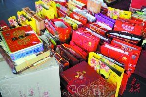 廣州機關(guān)單位月餅堆滿傳達室 一連幾周沒人領(lǐng)