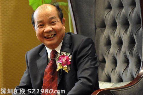 <a href=http://www.huhuzc.cn/shenzhen/ target=_blank class=infotextkey>深圳</a>落馬副市長(zhǎng)在母親靈柩前下跪：來(lái)世再報(bào)