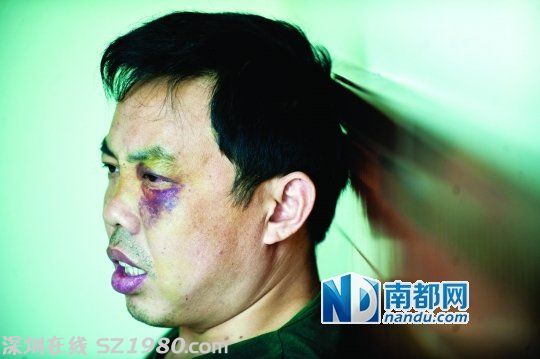東莞兩男上車(chē)圍毆乘務(wù)員 刀逼司機(jī)改路線(xiàn)