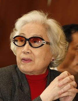 89歲粵劇大師紅線女8日突然病逝 8天前仍登臺