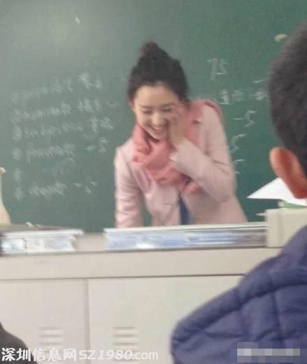 大學美女老師酷似劉詩詩 男生出勤率爆表(組圖)