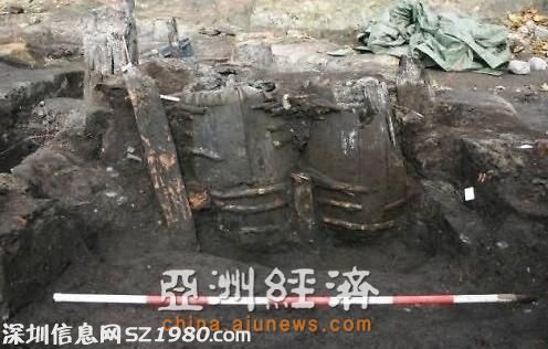 丹麥發(fā)現(xiàn)700年前廁所 內(nèi)部排泄物仍可見(jiàn)(圖)