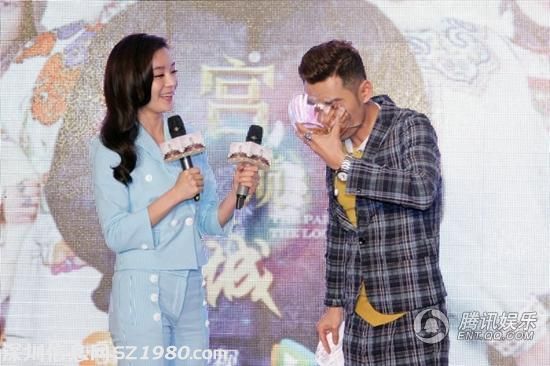 袁姍姍開啟自黑：滾出娛樂圈？ 滾滾更健康 