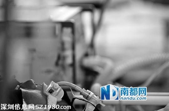 <a href=http://www.huhuzc.cn/shenzhen/ target=_blank class=infotextkey>深圳</a>豪車男酒駕沖卡撞 保安被撞生命垂危