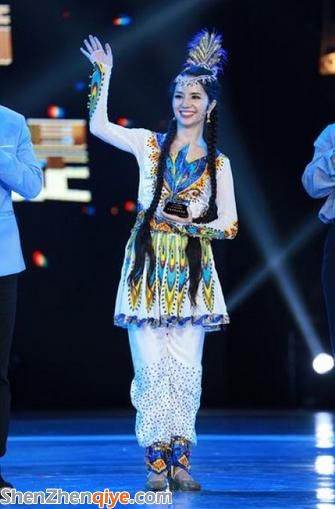 《中國(guó)好舞蹈》完美收官 新疆辣媽古麗米娜奪冠（組圖）