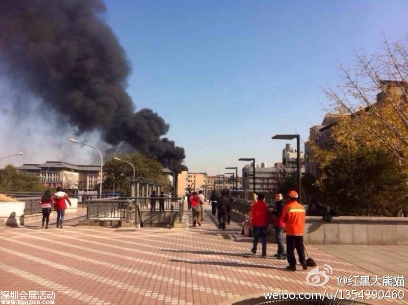 13時20分，明火被撲滅，無人員傷亡?；馂?zāi)原因和損失正在調(diào)查中。
