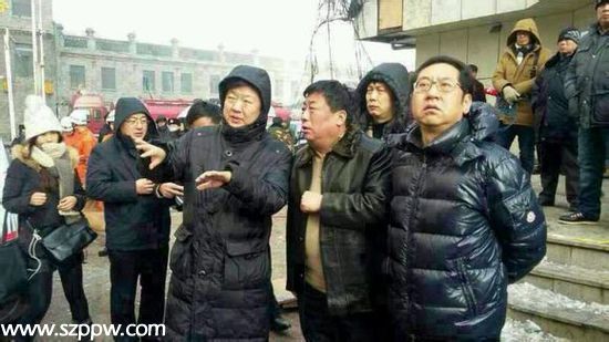 哈爾濱市委秘書(shū)長(zhǎng)回應(yīng)穿萬(wàn)元羽絨服指揮救災(zāi)(圖)