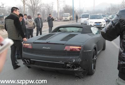 孕婦駕車突妊娠反應(yīng)撞蘭博基尼 維修費(fèi)40多萬(wàn)