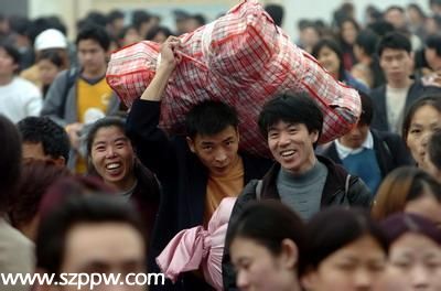 <a href=http://www.sz1980.com/shenzhen/ target=_blank class=infotextkey><a href=http://www.huhuzc.cn/shenzhen/ target=_blank class=infotextkey>深圳</a></a>春運(yùn)下周正式開始 寶安區(qū)將送出5000張愛心火車票