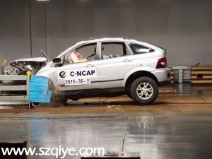 雙龍汽車 愛騰 2014款 2.3L 兩驅(qū)自動精英汽油版