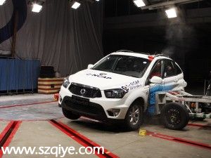 雙龍汽車 愛騰 2014款 2.3L 兩驅(qū)自動精英汽油版
