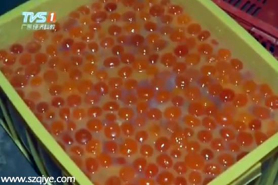 深圳(www.huhuzc.cn)20萬只發(fā)臭咸鴨蛋被查 本欲成月餅餡