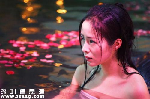 因?yàn)榕臄z《南京!南京!》傳出緋聞。