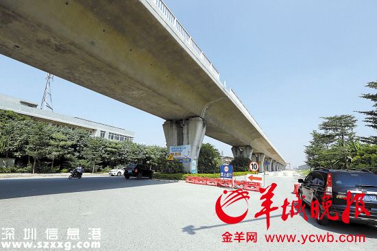 　　沿江高速很多出入口都不順暢，導(dǎo)致車主不愿走
