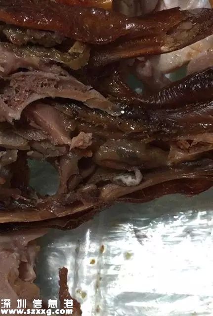 深圳(www.huhuzc.cn)吉之島烤鴨藏蛆蟲 顧客吃一半才發(fā)現(xiàn)