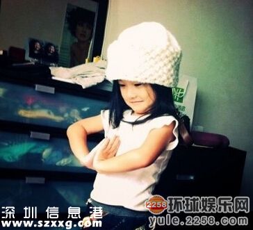 文章檢討不該對女兒發(fā)脾氣 文章牽手門被指