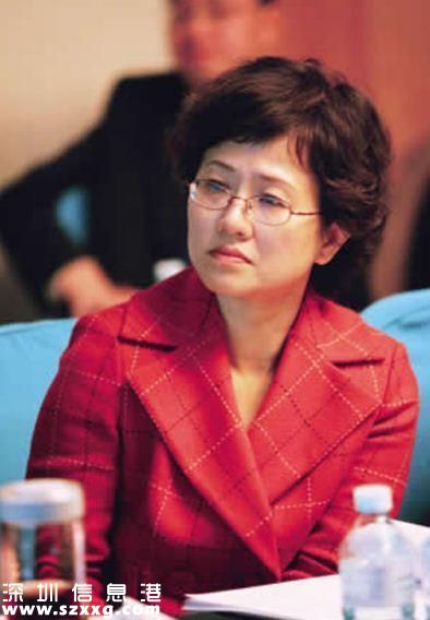華寶國(guó)際集團(tuán)主席及總裁——朱林瑤