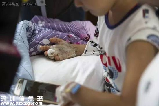 深圳(www.huhuzc.cn)男童玩真槍射穿手掌 父親被刑拘