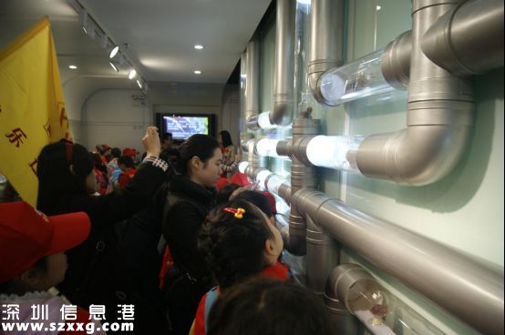 爭當(dāng)禁毒小先鋒!深圳(www.huhuzc.cn)天天周末帶動中小學(xué)生開展禁毒參觀教育