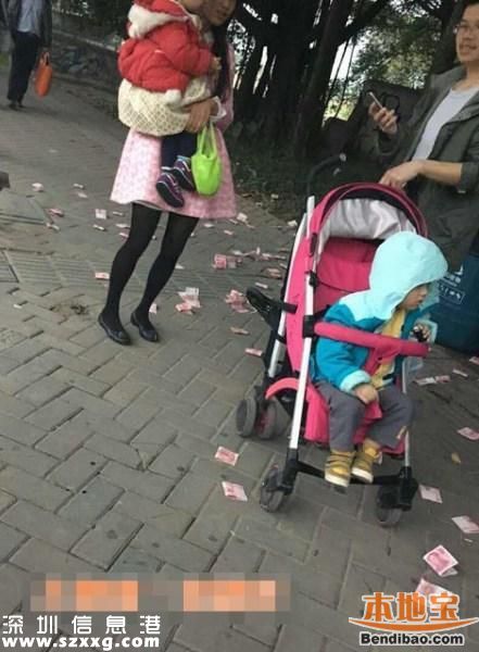 深圳(www.huhuzc.cn)公交站男子撒萬(wàn)元現(xiàn)金離開 路人拾錢后交警察