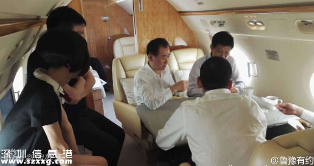 王健林直播斗地主 私人飛機(jī)機(jī)內(nèi)場景曝光(組圖)
