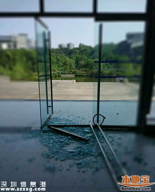 高校玻璃門被熱炸 玻璃門自爆并非個案
