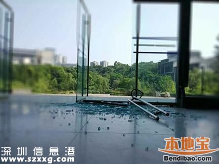 高校玻璃門被熱炸 玻璃門自爆并非個案