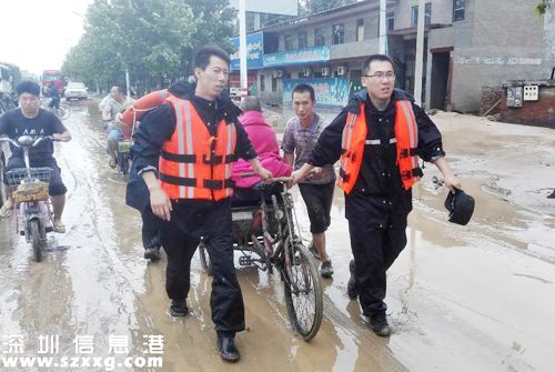 河北邢臺(tái)遭洪災(zāi) 降水量已經(jīng)達(dá)到300余毫升現(xiàn)已致9人死亡