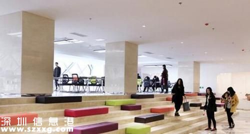 高校現(xiàn)最酷圖書館 別人家的高校就是好