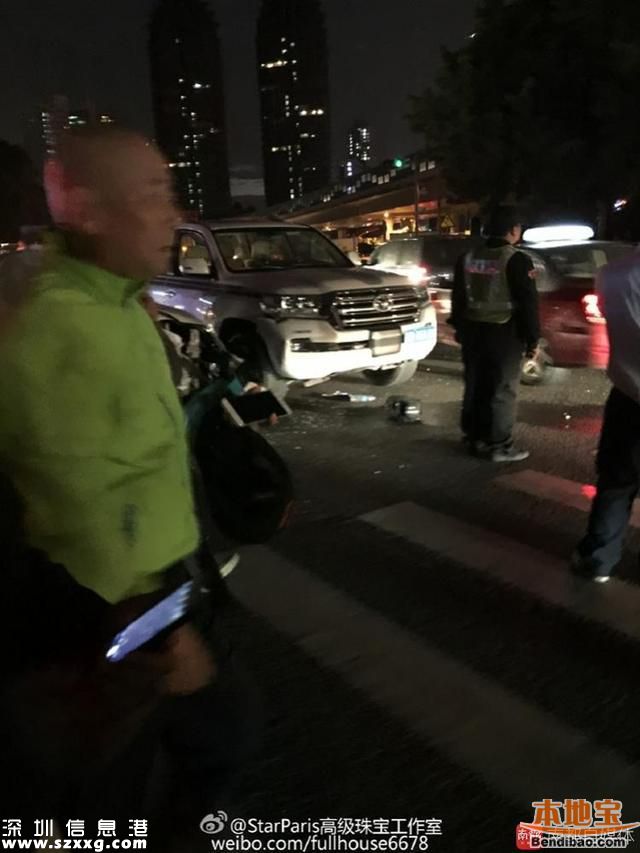 <a href=http://www.huhuzc.cn/shenzhen/ target=_blank class=infotextkey>深圳</a>公交車失控沖向人群 致1人死亡4車受損