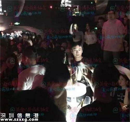 王思聰夜場(chǎng)勁嗨畫面