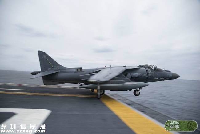真會玩！美軍乘軍艦東海上打高爾夫(組圖)