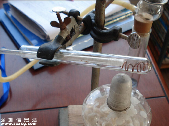 復旦一實驗室爆炸  現(xiàn)場一名學生手被炸傷