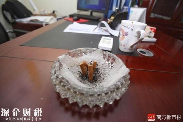 深圳寫字樓里的陽臺和個人辦公室都得禁煙！