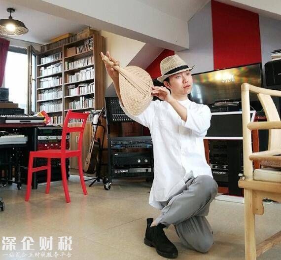 李玉剛隱婚十年，女兒已經9歲，豪宅內景曝光，驚呆網友