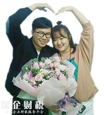女教師課堂上被男友求婚 校長(zhǎng)學(xué)生一起打掩護(hù)